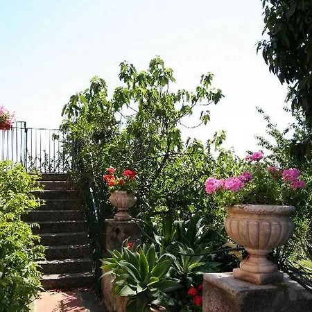 Baglio Delle Rose Bed & Breakfast 3*